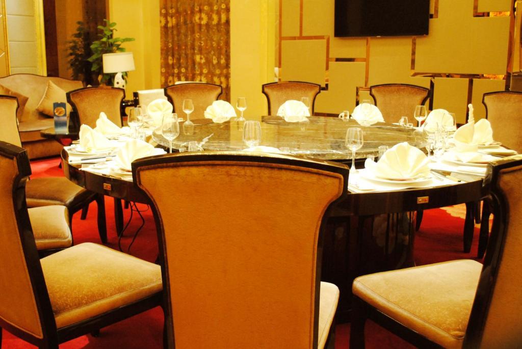 Datong Weidu International Hotel Экстерьер фото