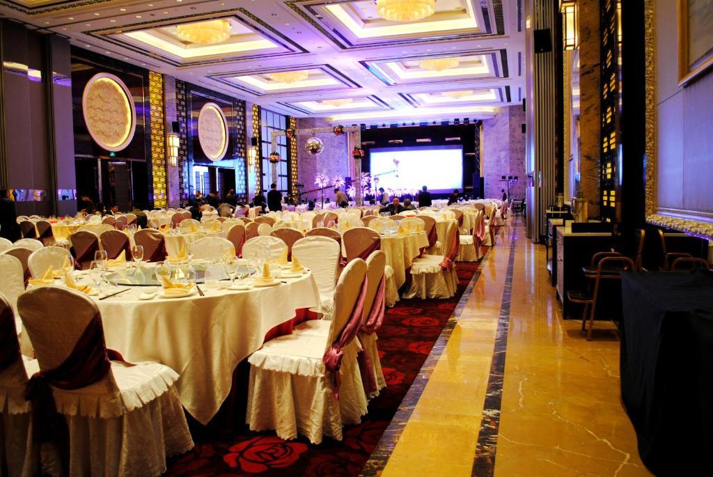 Datong Weidu International Hotel Экстерьер фото